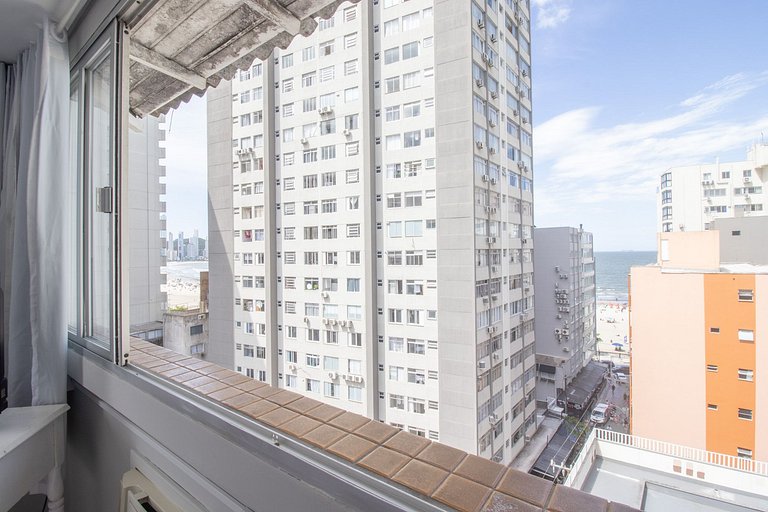 CLR82 - Calçadão, 1 Dorm Climatizado, Garagem