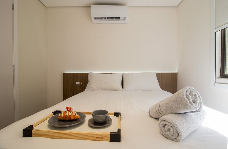 SLE72 - 2 Dorm, Climatizado, Smart TV, Barra Sul