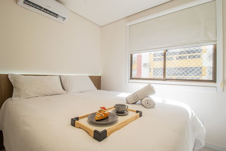 SLE72 - 2 Dorm, Climatizado, Smart TV, Barra Sul