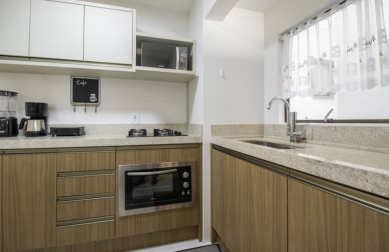 SLE72 - 2 Dorm, Climatizado, Smart TV, Barra Sul