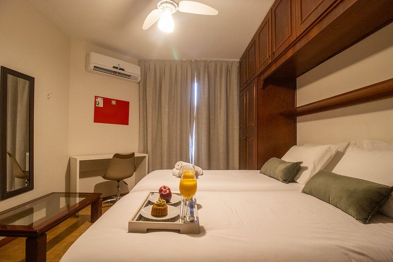 PRG111 - 4 Dorm, Climatizado, Próx a Av. Brasil