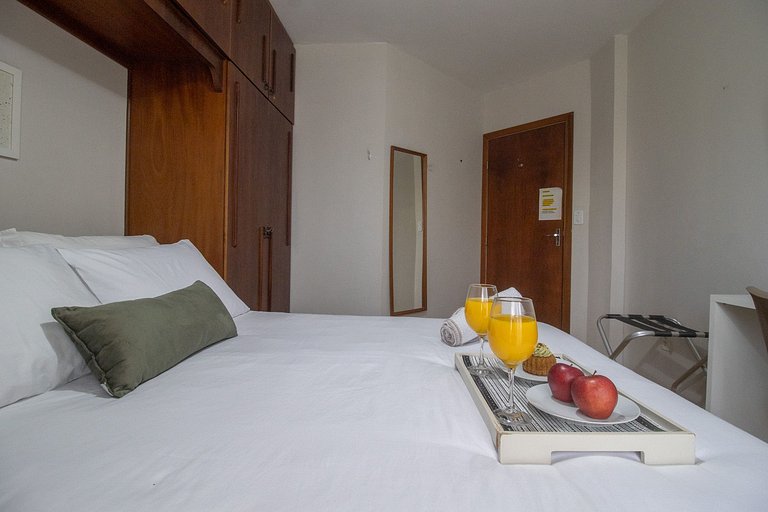 PRG111 - 4 Dorm, Climatizado, Próx a Av. Brasil