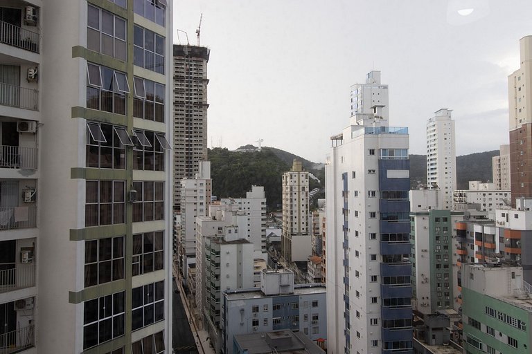 PRG111 - 4 Dorm, Climatizado, Próx a Av. Brasil