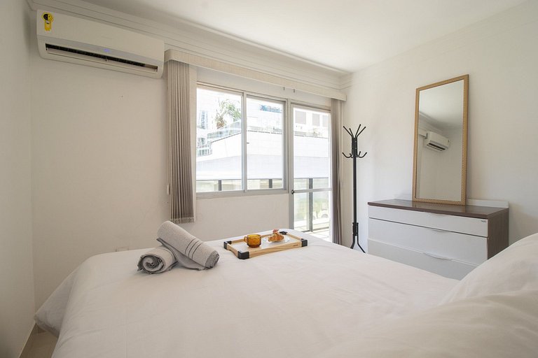 PRV55 - Próx. Roda Gigante, Climatizado, 2 Dorm