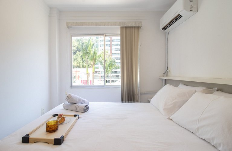 PRV55 - Próx. Roda Gigante, Climatizado, 2 Dorm