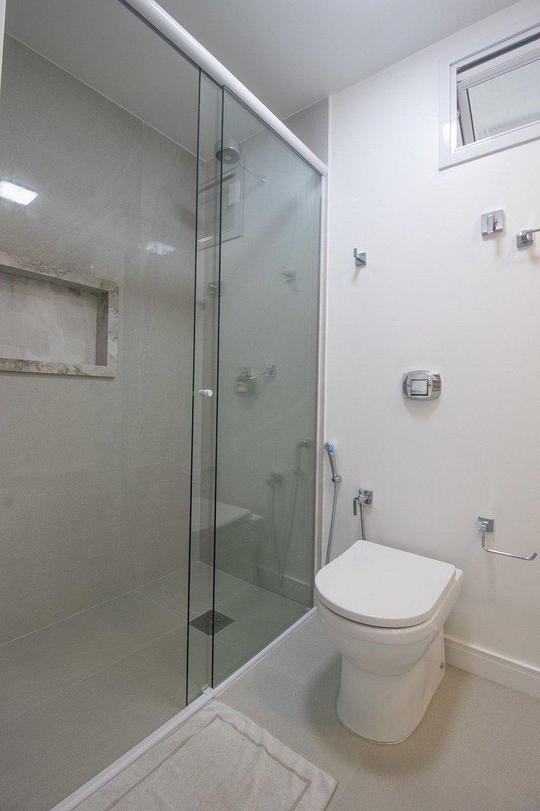 EGM61 - 3 Dorm, Vista Lateral do Mar, 2 Vagas