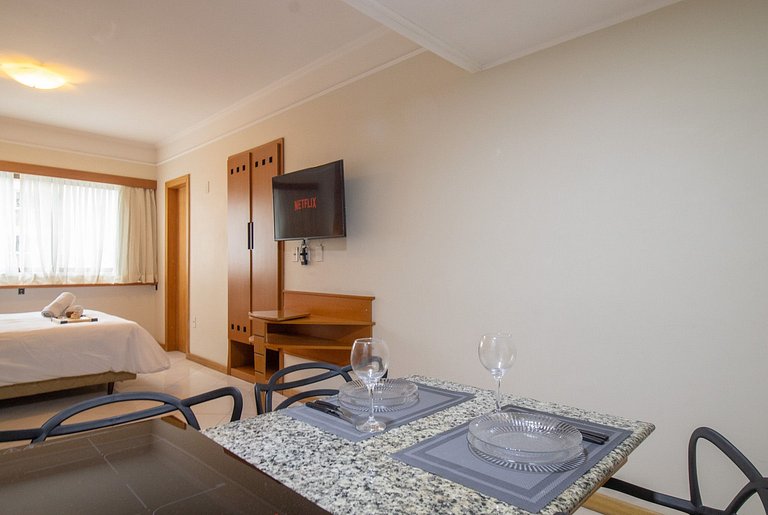 CS99 - Piscina, Flat, Smart TV, Garagem