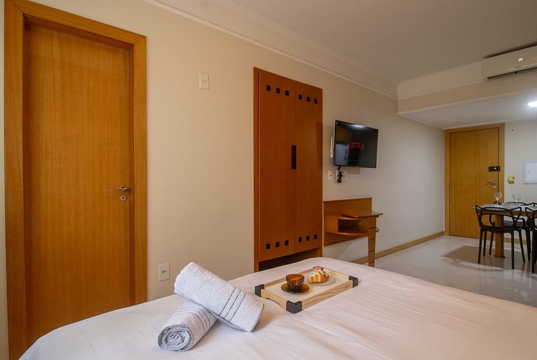 CS99 - Piscina, Flat, Smart TV, Garagem