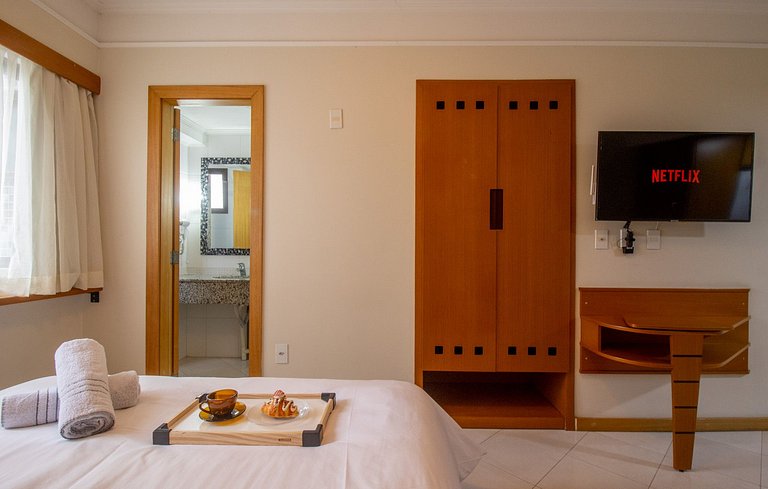 CS99 - Piscina, Flat, Smart TV, Garagem