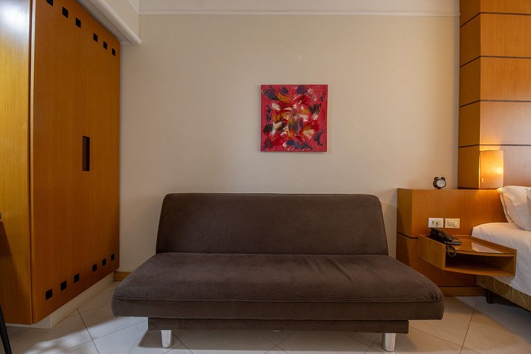 CS99 - Piscina, Flat, Smart TV, Garagem