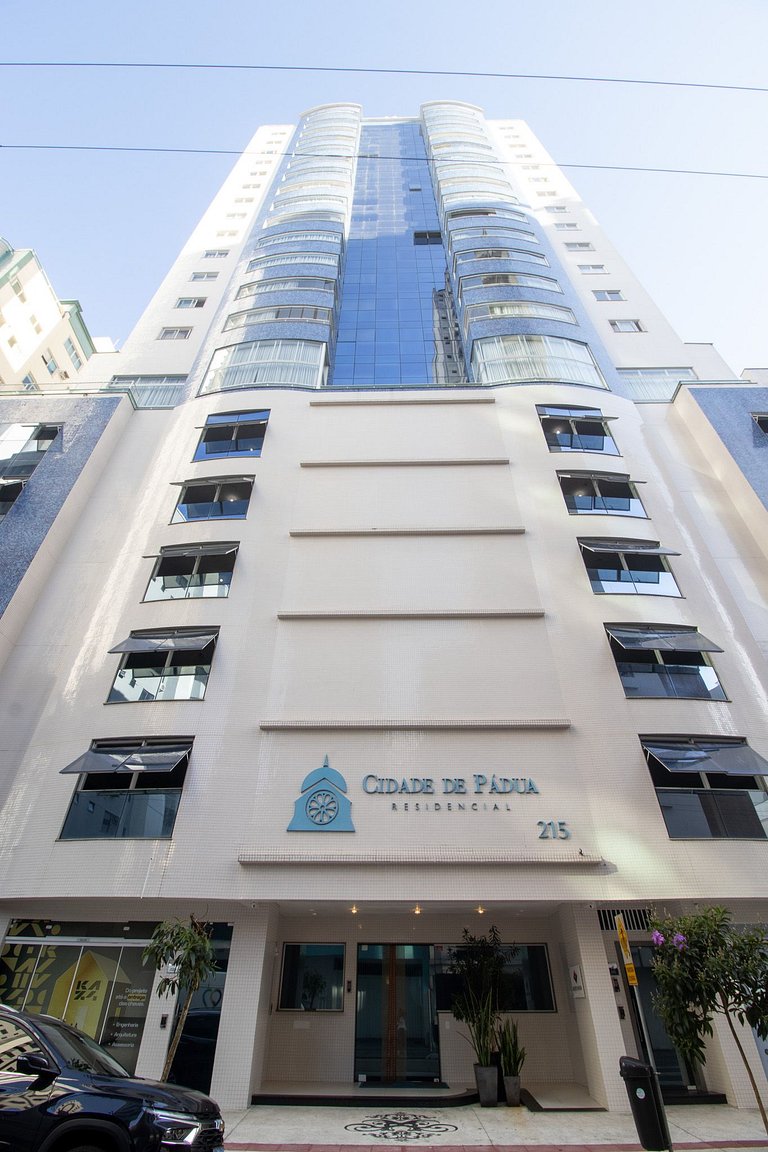 CDP132 - 3 Suítes, Climatizado, TV Smart, 3 Vagas