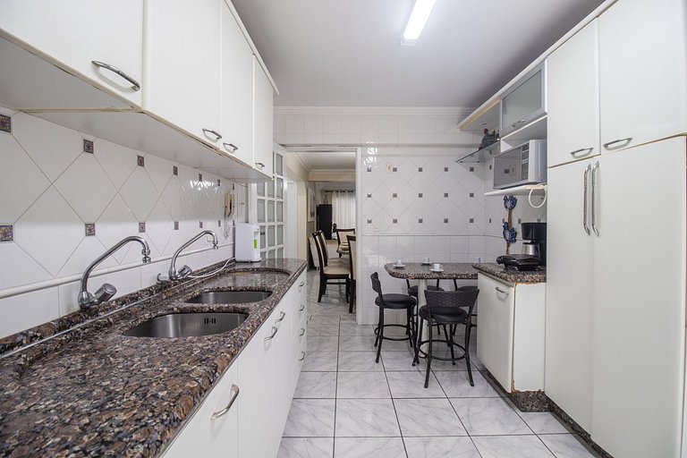 ANC11 - Amplo, Quadra Mar, 4 Suítes, Churrasqueira