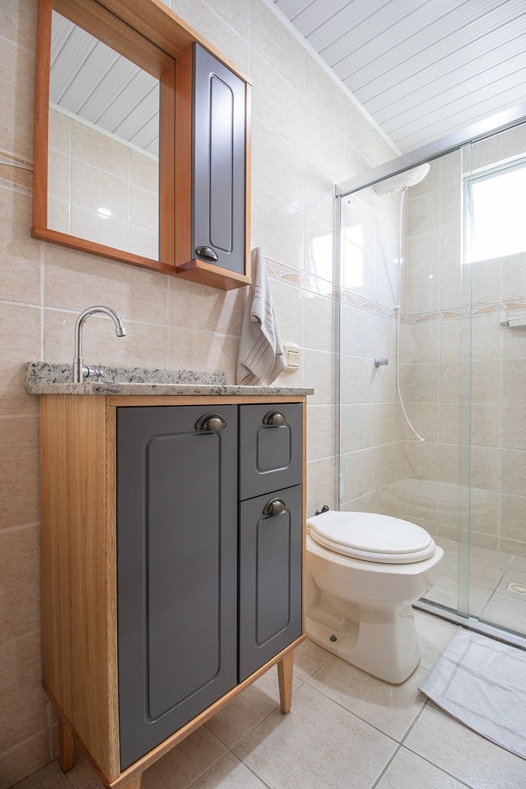 MNT51 - Churrasq, Climatizado, 2 Dorm, Garagem