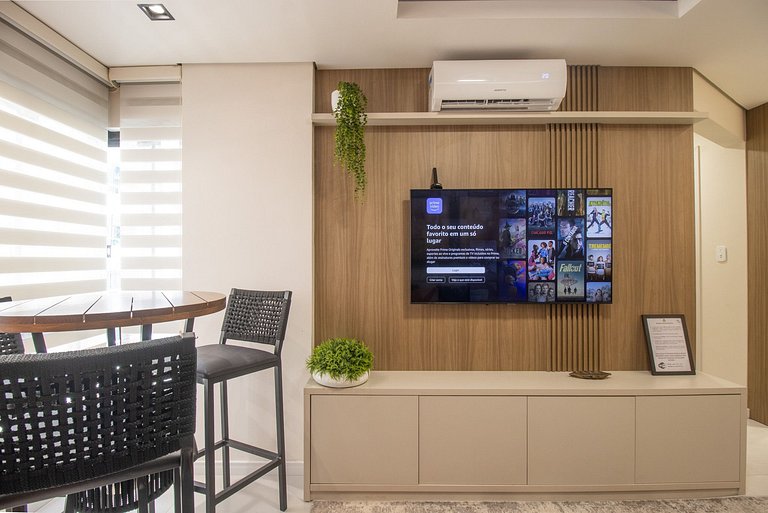 SLE72 - 2 Dorm, Climatizado, Smart TV, Barra Sul