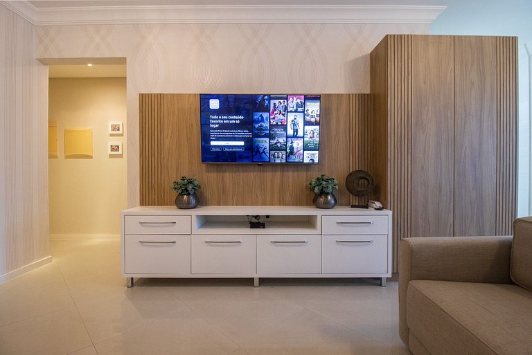 LAC22 - 3 Dorm, Churrasqueira, Prox Roda Gigante