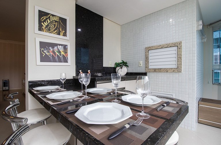 LAC22 - 3 Dorm, Churrasqueira, Prox Roda Gigante