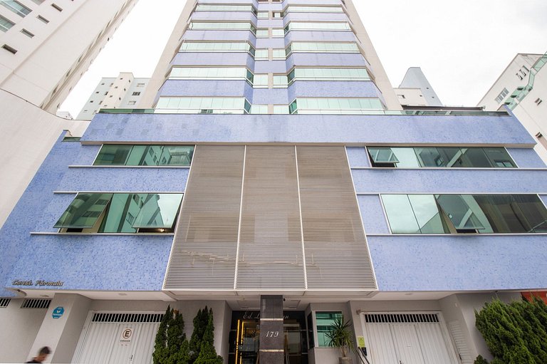 LAC22 - 3 Dorm, Churrasqueira, Prox Roda Gigante