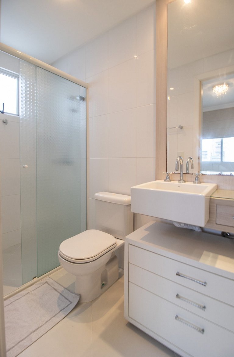 LAC22 - 3 Dorm, Churrasqueira, Prox Roda Gigante