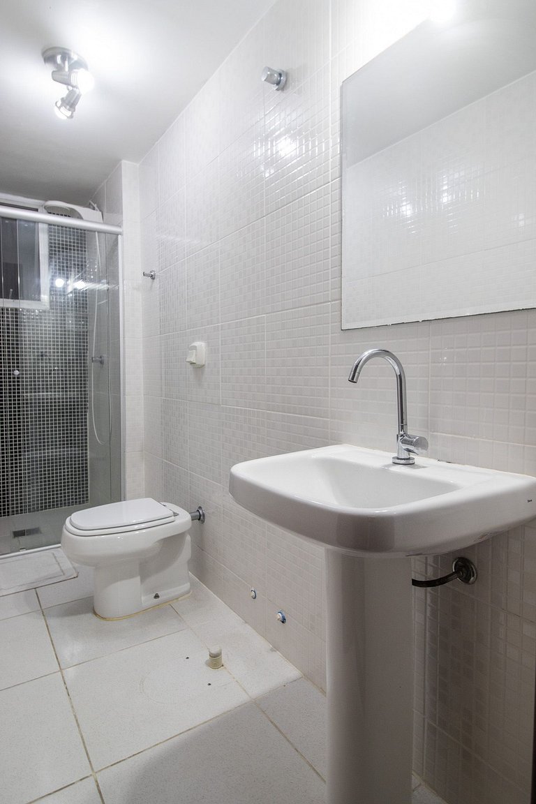 CRM38 - 2Dorm, Climatizado, Centro, Garagem, Wi-fi